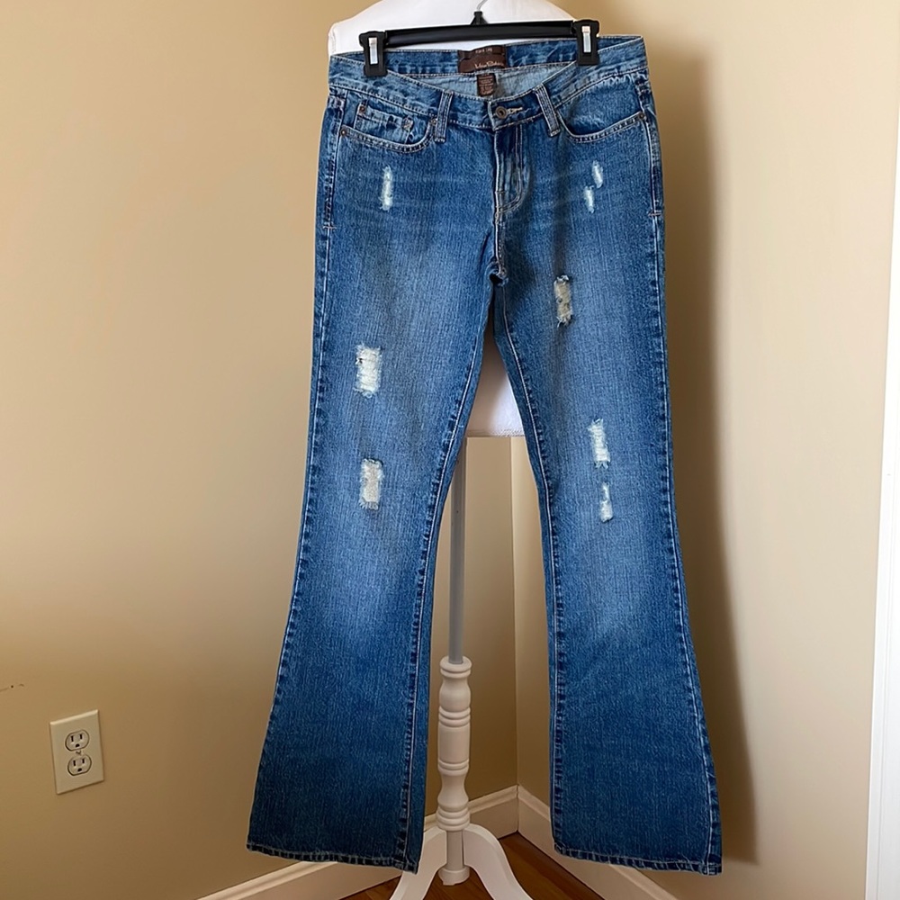 Urban Behavior Flare Leg Women Jeans, ripped on both legs (style), size 7/29